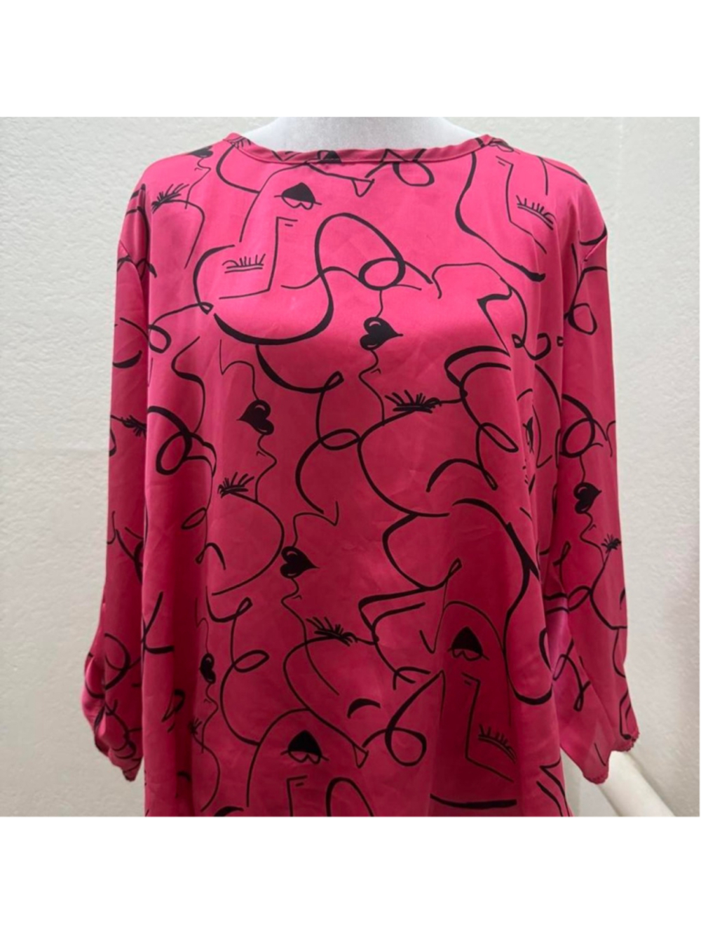 NY Invasion Pink & black abstract line art blouse with bell sleeves #abstract #b